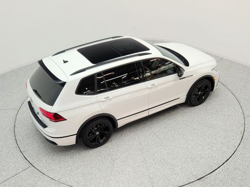 Used 2023 Volkswagen Tiguan SE R-Line FWD image 27