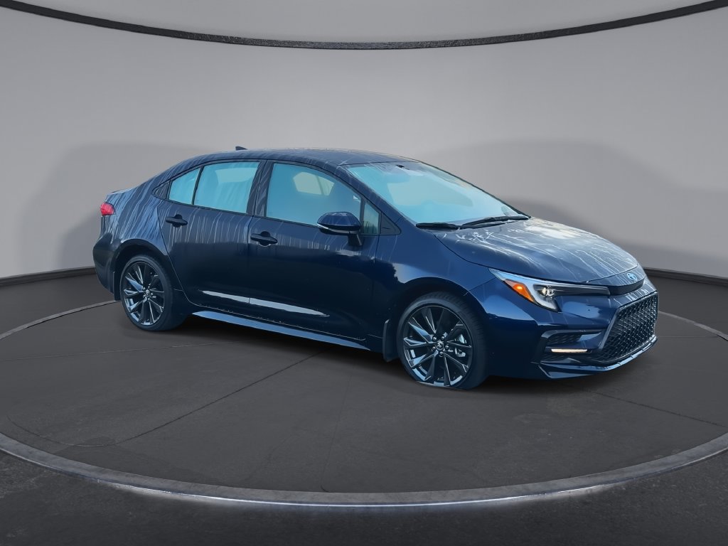 Used 2026 Toyota Corolla SE FWD image 2