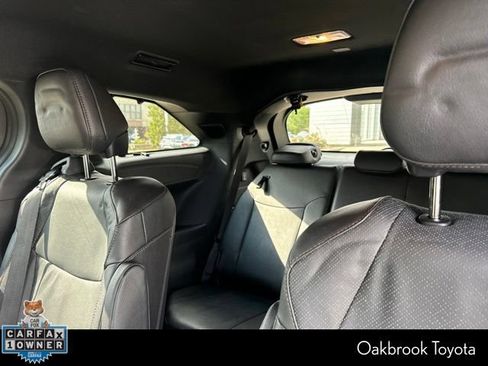 Used 2025 Toyota Sienna Platinum AWD/4WD image 6