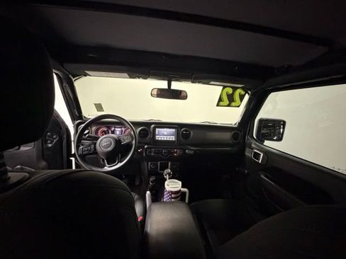 Used 2022 Jeep Gladiator Sport AWD/4WD image 16