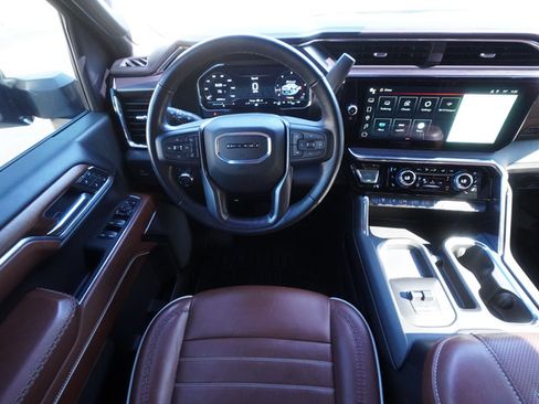 Used 2024 GMC Sierra 3500 Denali Ultimate AWD/4WD image 13