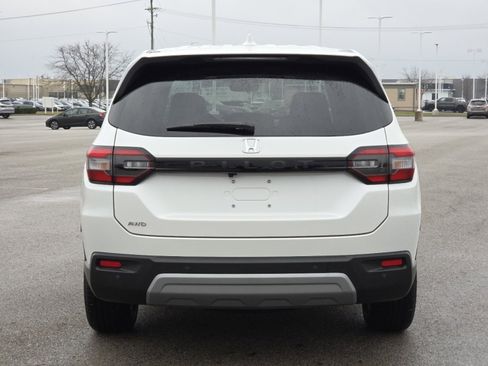 Used 2025 Honda Pilot EX-L image 16