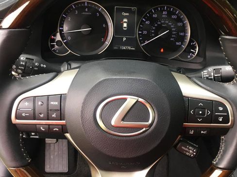 Used 2016 Lexus ES 350 w/ Luxury Package w/Wood Trim FWD image 25