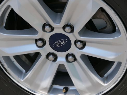 Used 2018 Ford F150 XL w/ Equipment Group 101A Mid RWD image 11