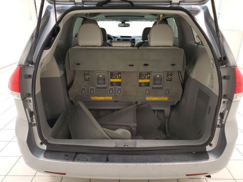 Used 2013 Toyota Sienna XLE AWD/4WD image 21