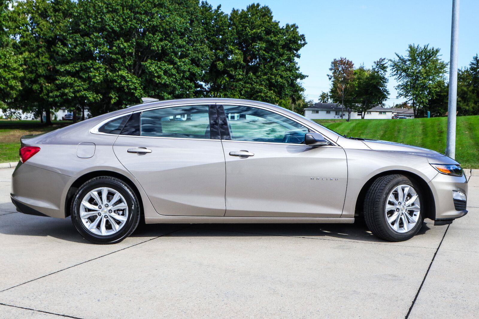 Used 2023 Chevrolet Malibu LT FWD image 5