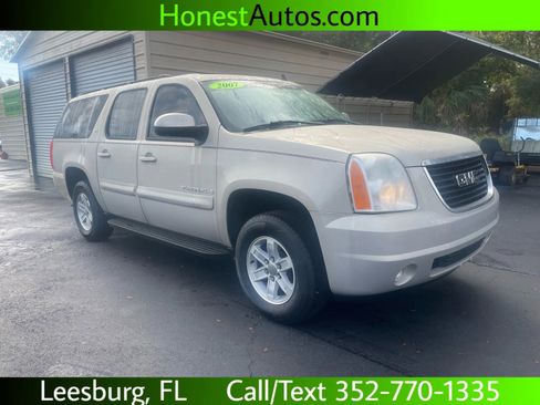 Used 2007 GMC Yukon XL SLT w/ SLT Preferred Equipment Group image 1