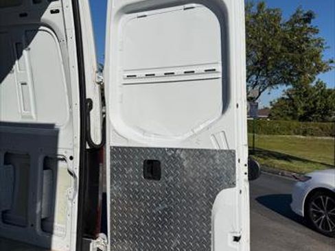 Used 2022 Mercedes-Benz Sprinter 2500 image 18