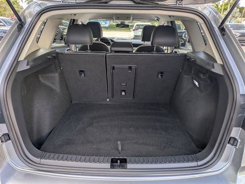 Used 2025 Volkswagen Taos SE image 29