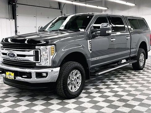 Used 2019 Ford F250 XLT w/ XLT Premium Package image 10