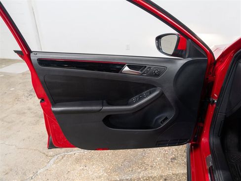 Used 2017 Volkswagen Jetta GLI FWD image 15