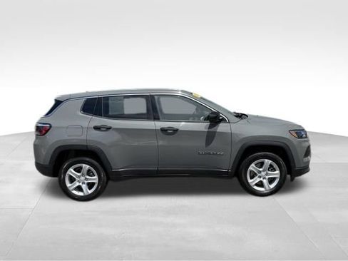 Used 2024 Jeep Compass Sport AWD/4WD image 9