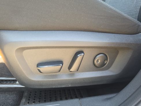 Used 2023 Nissan Rogue SV FWD image 23