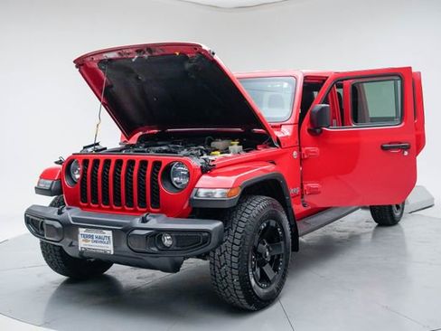Used 2021 Jeep Gladiator Overland w/ Uconnect 4C Nav & Sound Group image 17