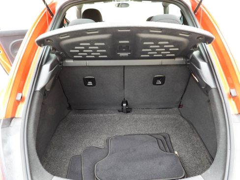 Used 2019 Volkswagen Beetle 2.0T SE FWD image 34