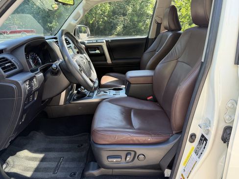 Used 2016 Toyota 4Runner Limited AWD/4WD image 12