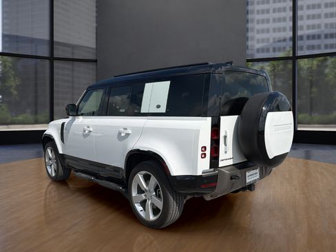 Used 2024 Land Rover Defender 110 X-Dynamic SE AWD/4WD image 15