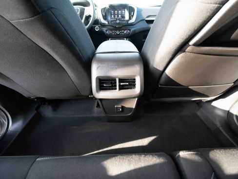Used 2023 GMC Terrain SLE w/ Driver Convenience Package image 22