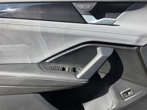 New 2026 Volkswagen Tiguan SE R-Line image 17