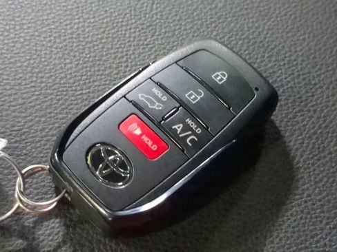 Used 2024 Toyota bZ4X XLE image 29