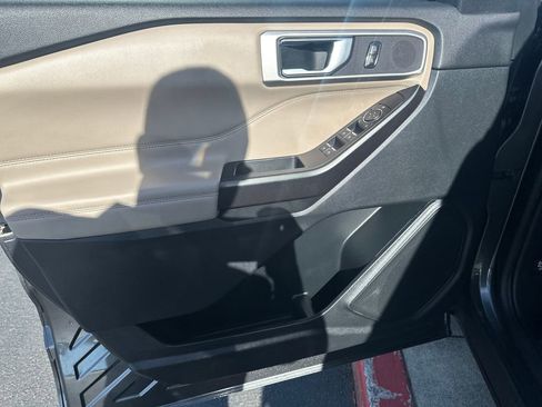 Used 2020 Ford Explorer XLT w/ Equipment Group 202A image 10