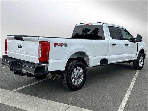 Used 2023 Ford F350 XLT w/ FX4 Off-Road Package image 3