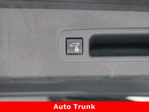 Used 2024 Toyota Sienna XLE Woodland Edition image 37