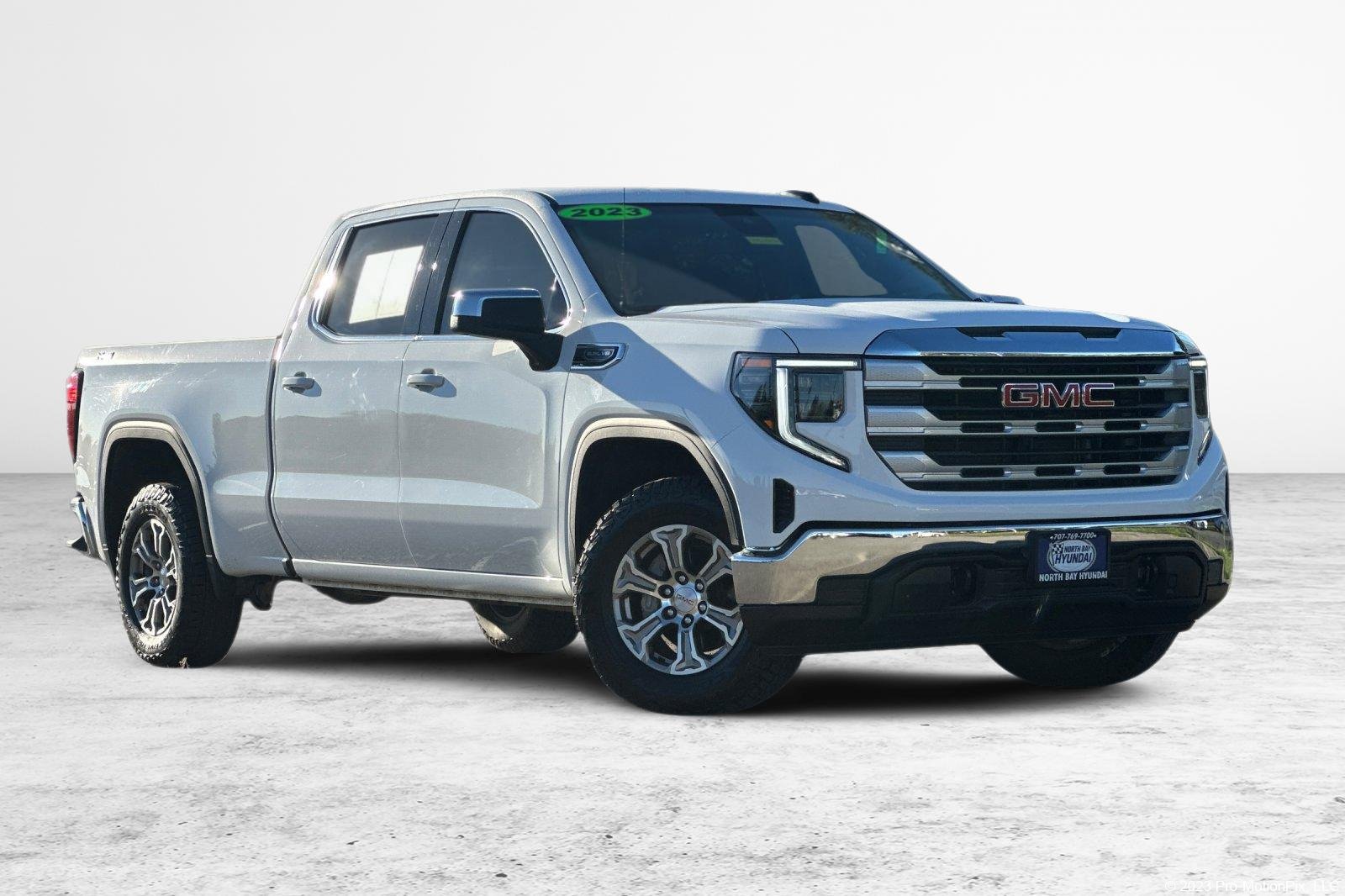 Used 2023 GMC Sierra 1500 SLE AWD/4WD image 1
