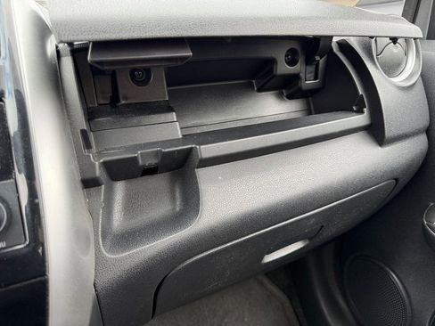Used 2015 Nissan Versa Note SV FWD image 30