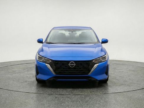 Used 2025 Nissan Sentra SV FWD image 2