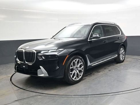 Used 2023 BMW X7 xDrive40i image 10