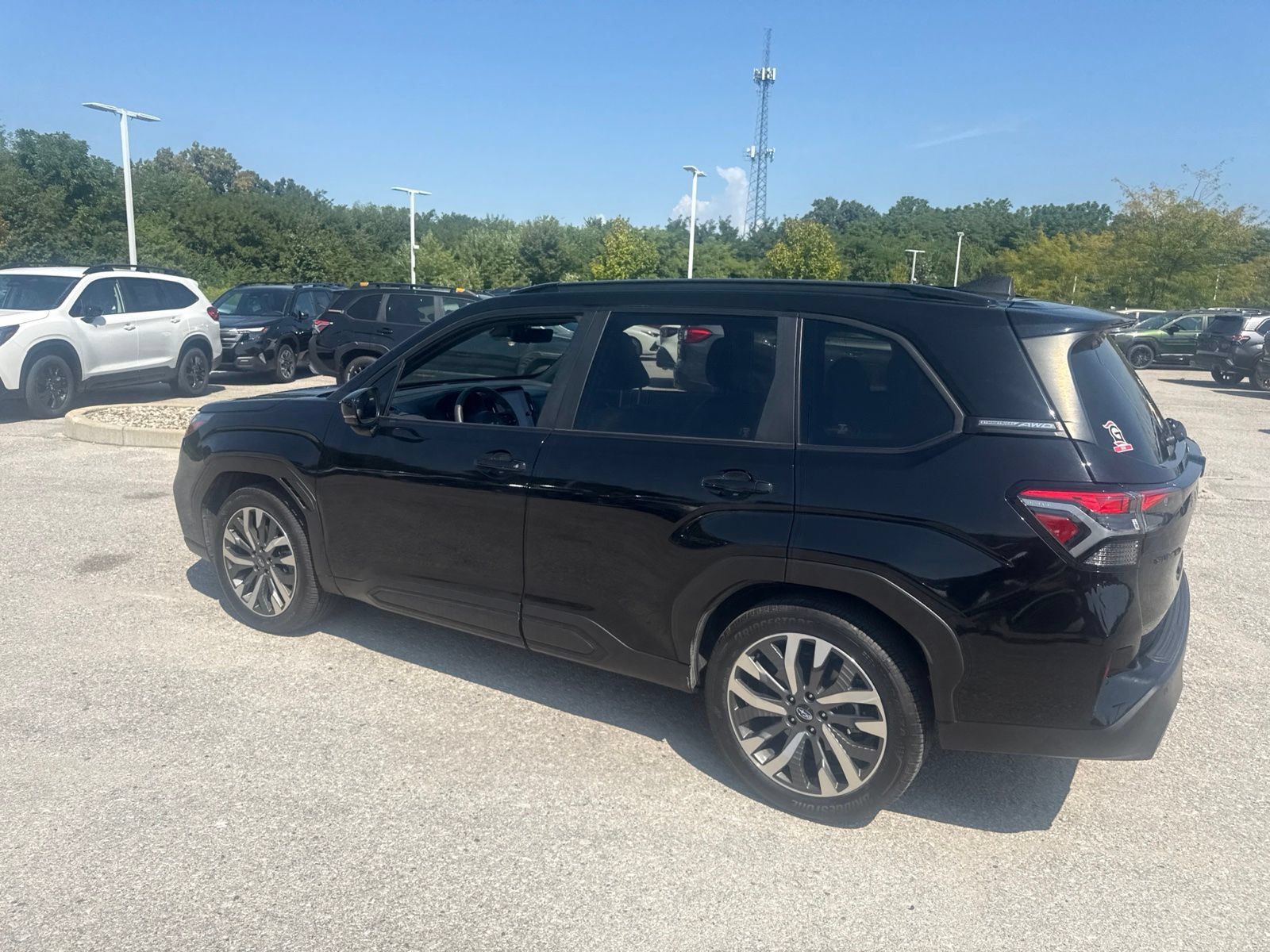 Used 2025 Subaru Forester Touring AWD/4WD image 14