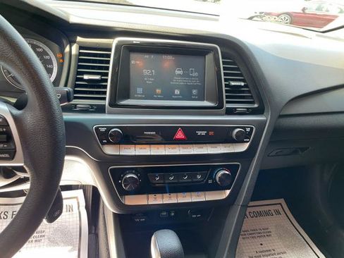 Used 2018 Hyundai Sonata SE FWD image 18