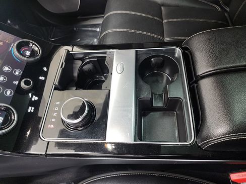 Used 2019 Land Rover Range Rover Velar R-Dynamic SE image 21