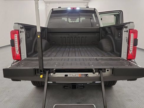 New 2026 Ford F250 Lariat w/ Black Appearance Package AWD/4WD image 31