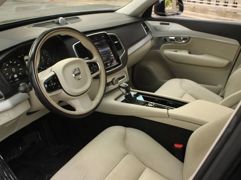 Used 2017 Volvo XC90 T6 Momentum AWD/4WD image 13
