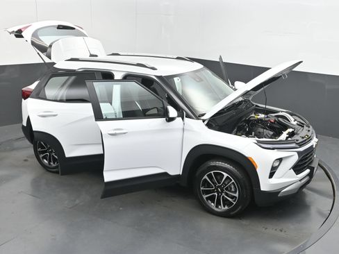 Used 2025 Chevrolet TrailBlazer LT AWD/4WD image 40
