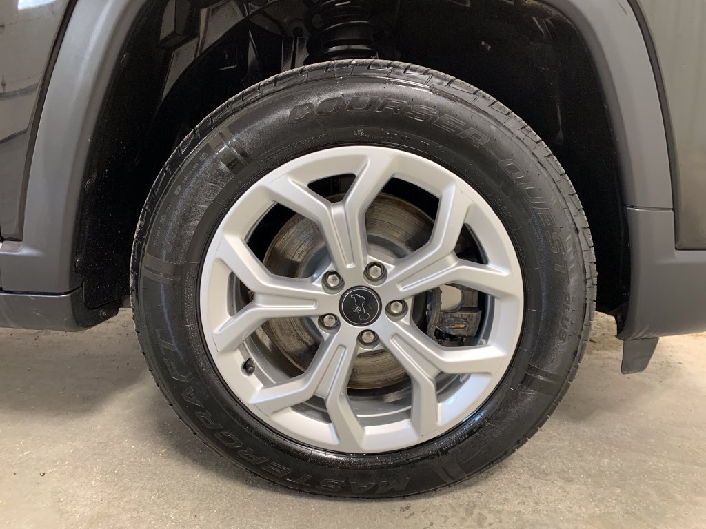 Used 2025 Jeep Compass Sport AWD/4WD image 26