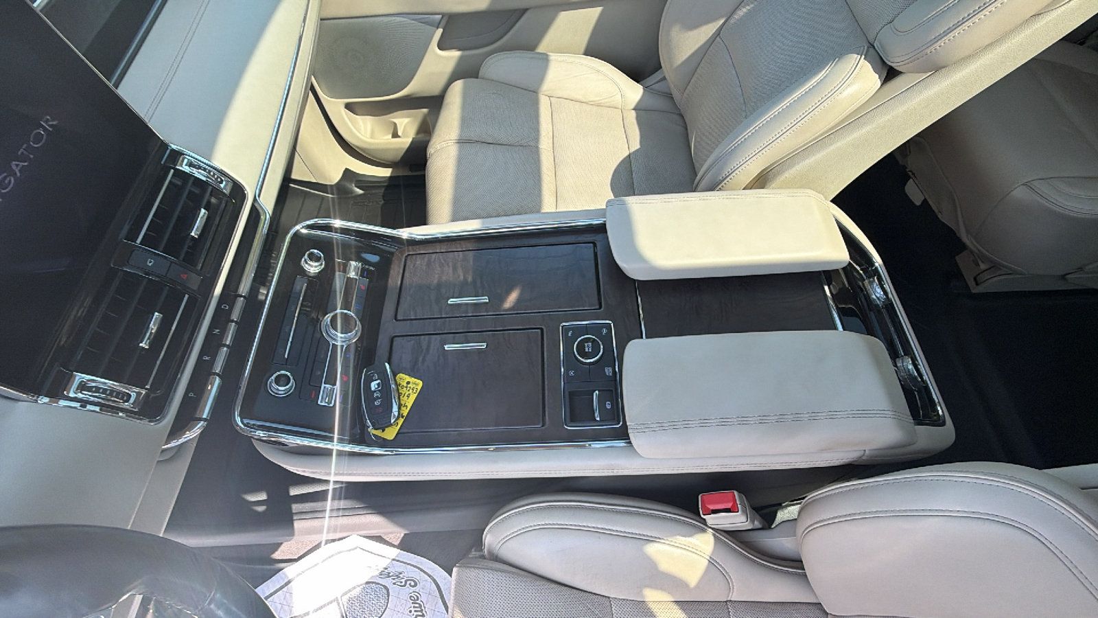 Used 2019 Lincoln Navigator Reserve AWD/4WD image 12