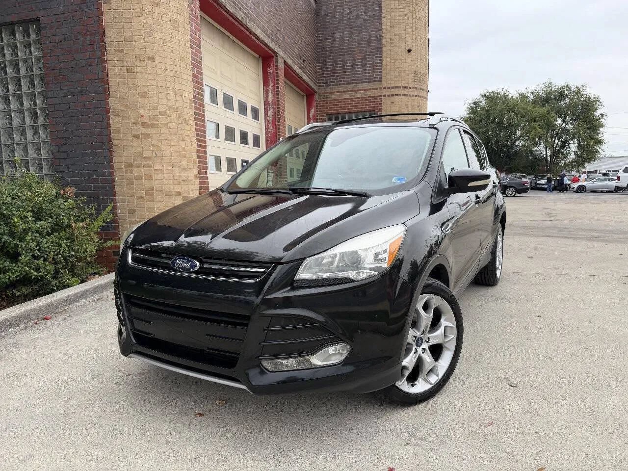 Used 2013 Ford Escape Titanium w/ Parking Technology Pkg AWD/4WD image 2