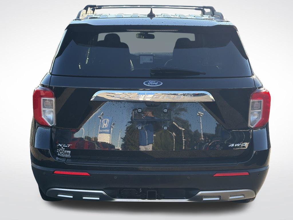 Used 2023 Ford Explorer XLT w/ Equipment Group 202A AWD/4WD image 8