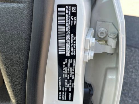 Used 2019 Maserati Levante S GranLusso image 10