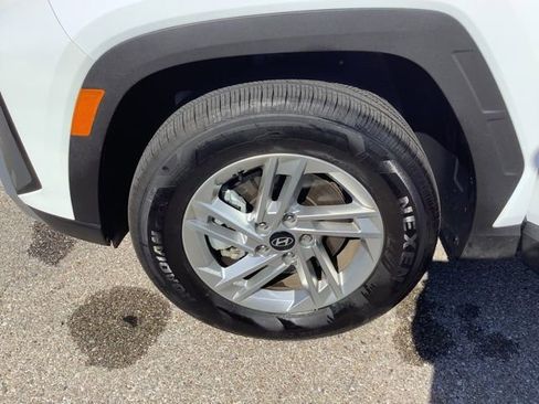 Used 2025 Hyundai Tucson SE image 37