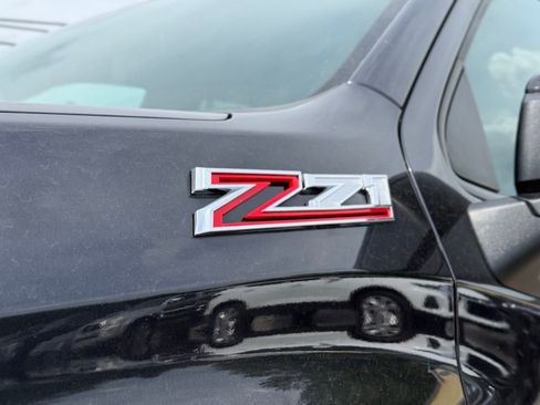 Used 2023 Chevrolet Silverado 1500 LT Trail Boss w/ Protection Package AWD/4WD image 9