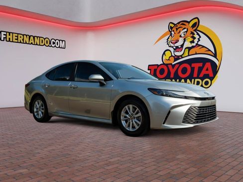 Used 2025 Toyota Camry LE w/ Convenience Package FWD image 3