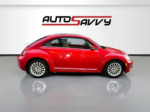 Used 2019 Volkswagen Beetle 2.0T SE image 8