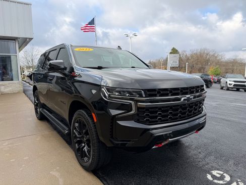 Used 2022 Chevrolet Tahoe Z71 w/ Luxury Package image 4