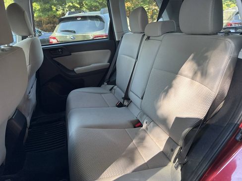 Used 2015 Subaru Forester 2.5i Premium AWD/4WD image 14