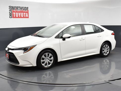 Used 2025 Toyota Corolla LE FWD image 8