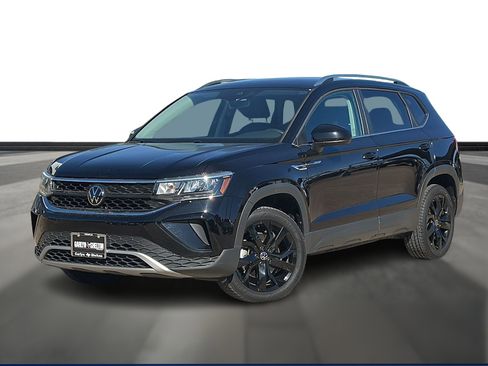 Used 2024 Volkswagen Taos SE w/ MDO Package image 1